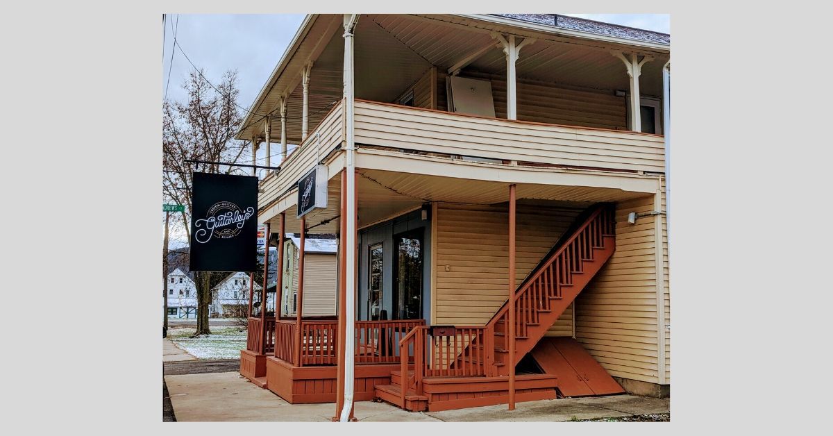 Farley_outsideShop_2019.jpg